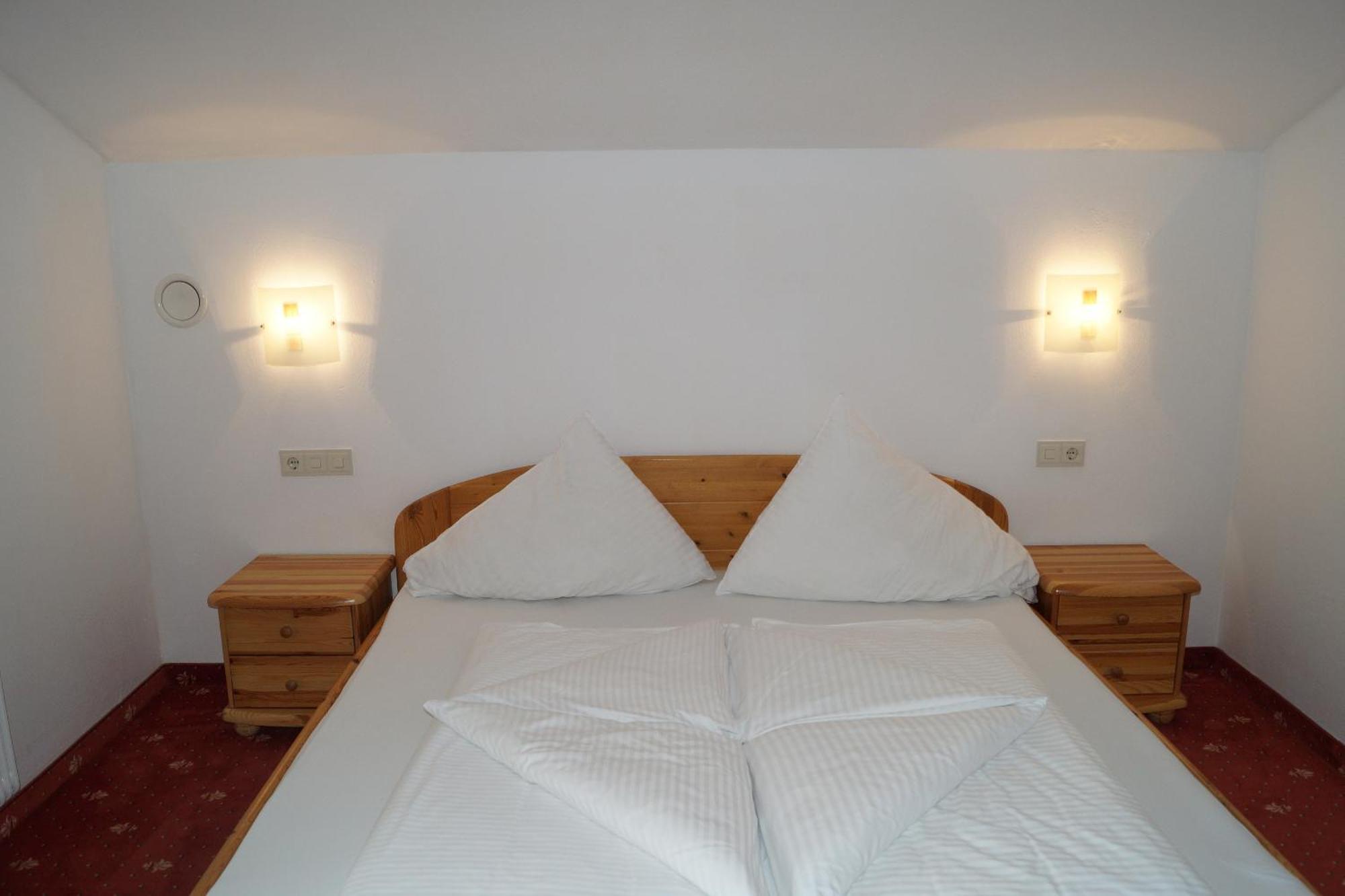 Adler Hotel-Pension Fulpmes Szoba fotó